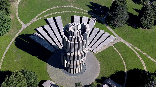 kozara spomenik